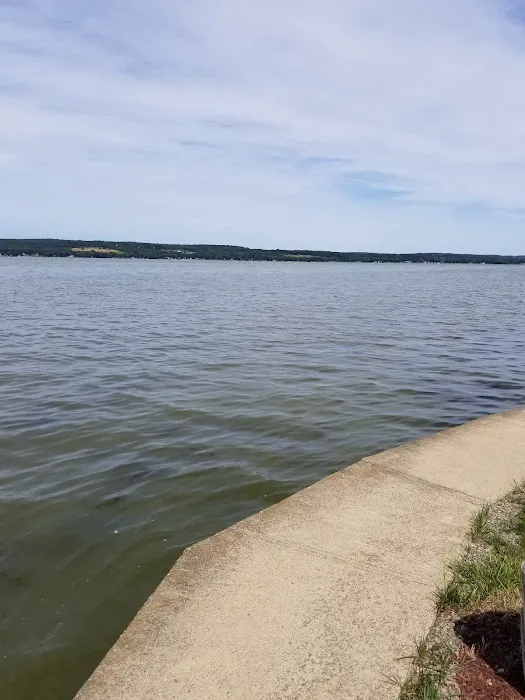 Peachie's Lakeside Camping Picture 1