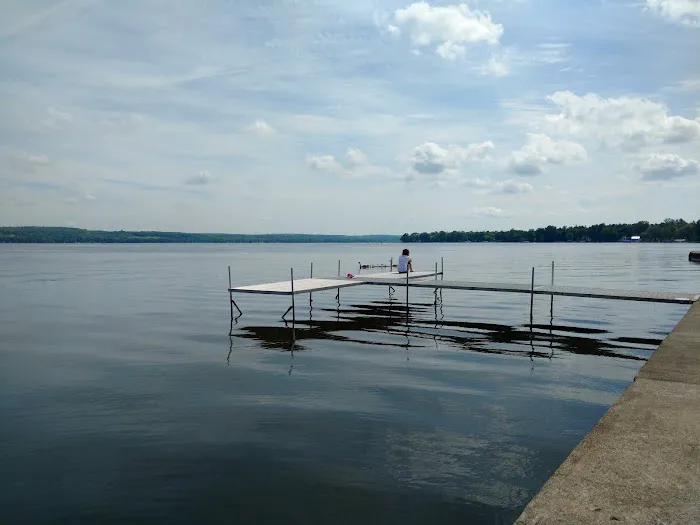 Peachie's Lakeside Camping Picture 3