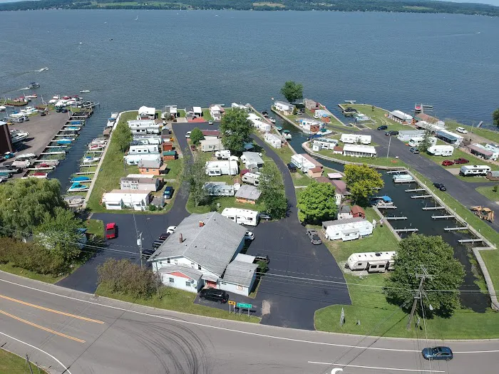 Peachie's Lakeside Camping Picture 2