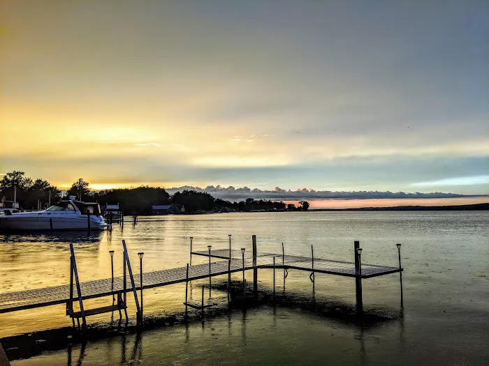 Peachie's Lakeside Camping Picture 7