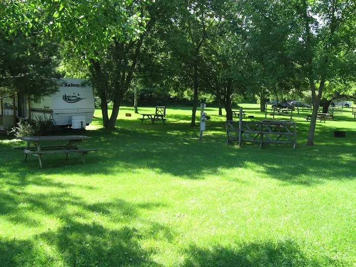 Monty's Bay Campsites Picture 7
