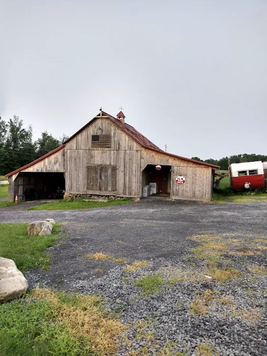 Dillenbeck Cabins Picture 1