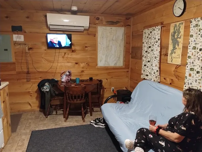 Dillenbeck Cabins Picture 4