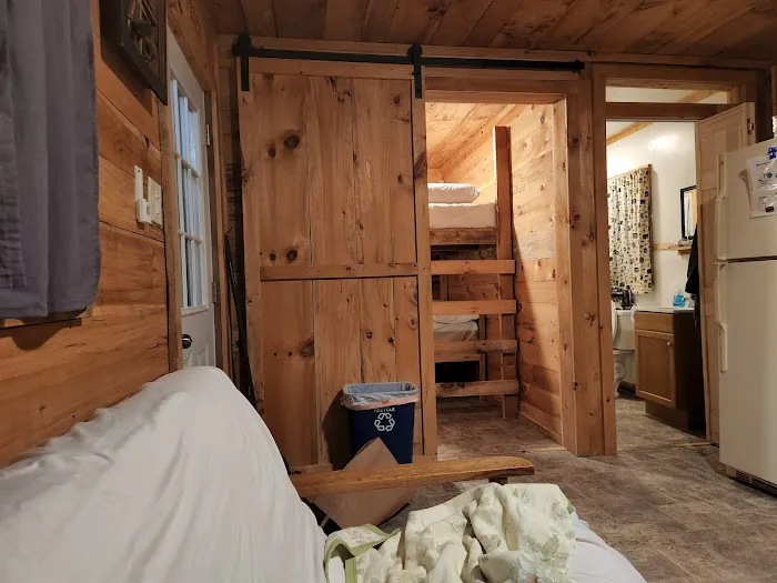 Dillenbeck Cabins Picture 8