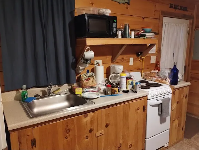 Dillenbeck Cabins Picture 2
