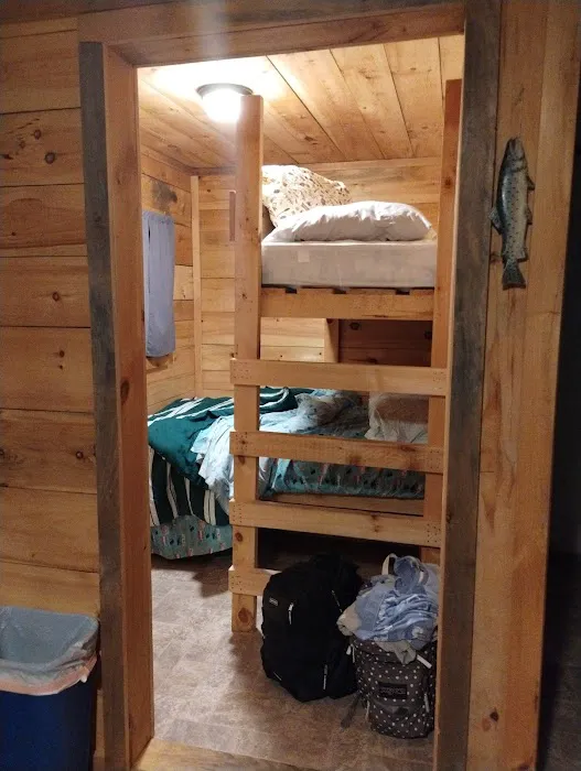 Dillenbeck Cabins Picture 7