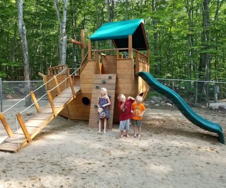 Bunganut Lake Camping Area