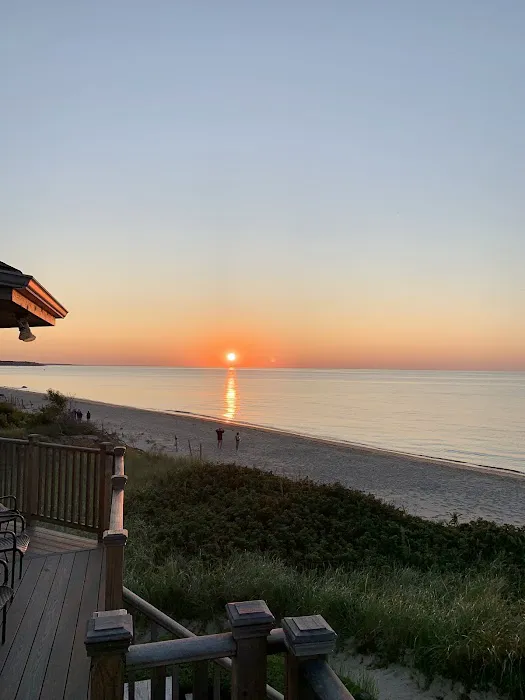 Linger Longer By the Sea Apartments Picture 9