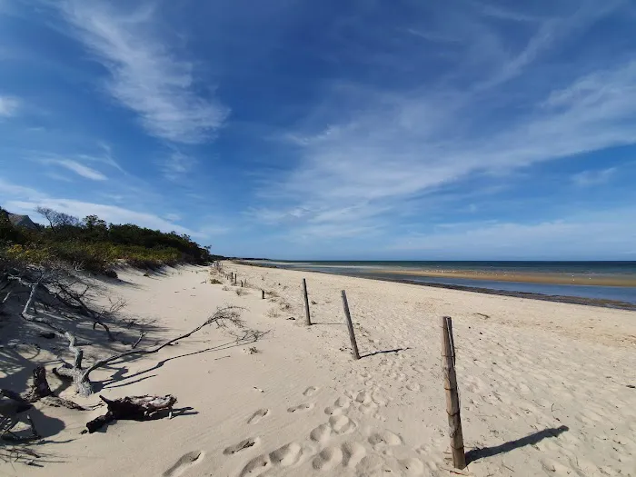 Linger Longer By the Sea Apartments Picture 3