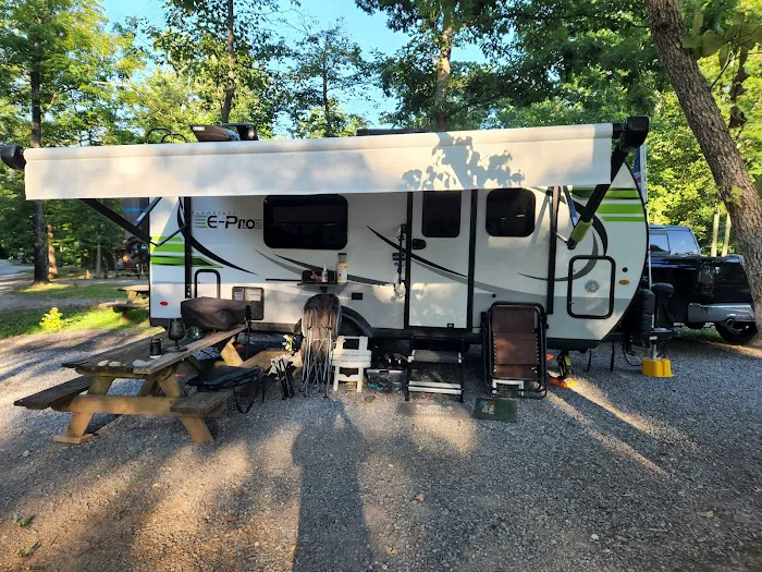 Happy Hills Campground Picture 2