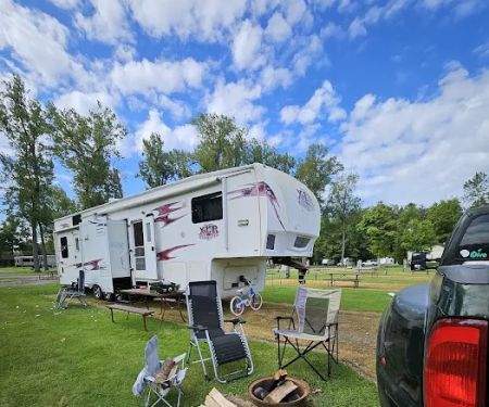 Niagara's Lazy Lakes Camping Resort