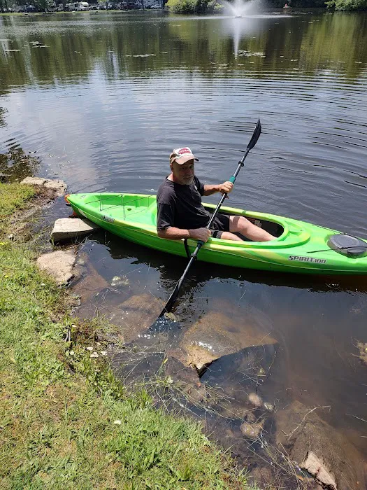 Niagara's Lazy Lakes Camping Resort Picture 7