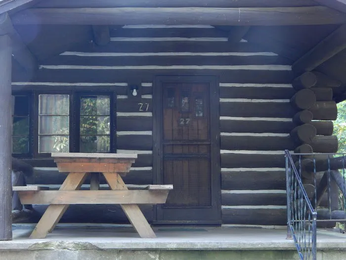 MacBeth's Cabins and Country Store Picture 4