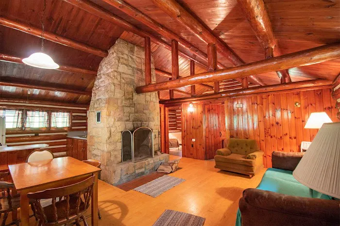 MacBeth's Cabins and Country Store Picture 10