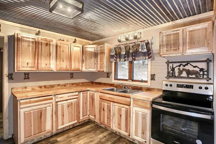 Fern Valley Cabin Picture 3