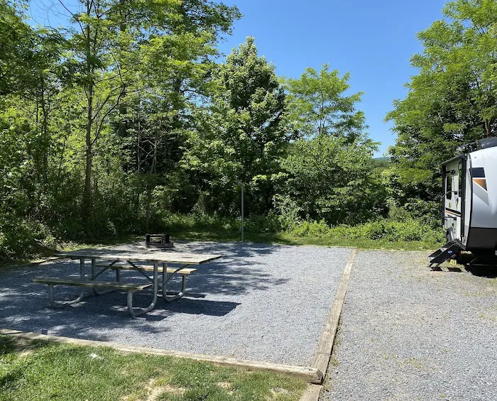 Shenandoah River State Park RV Campground Picture 10