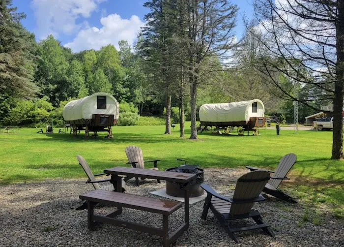 Bison Trace Luxury Camping Picture 10