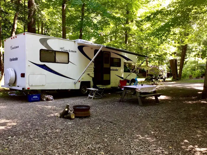 Paradise Bay Park Family Campground Picture 8