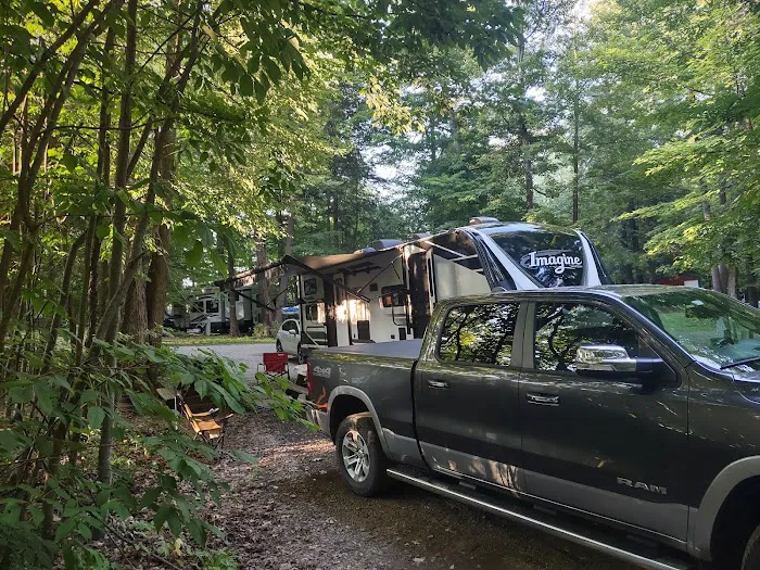 Paradise Bay Park Family Campground Picture 10