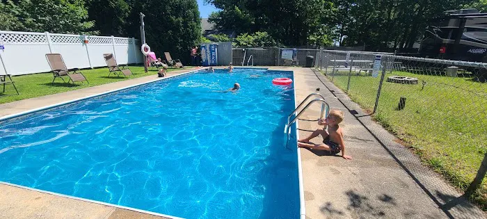 Ne're Beach Family Campground Picture 4