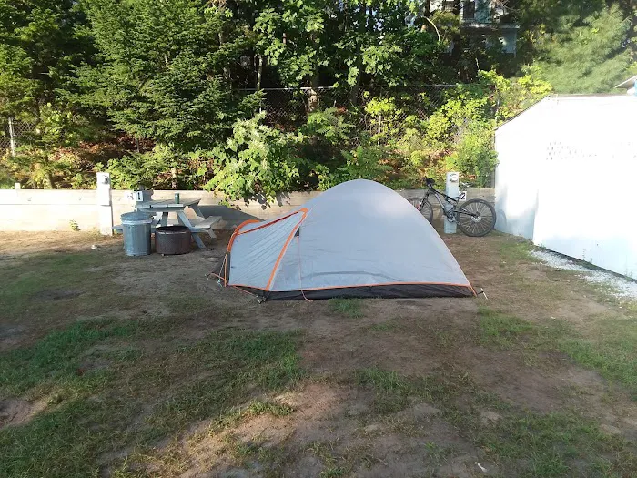 Ne're Beach Family Campground Picture 1