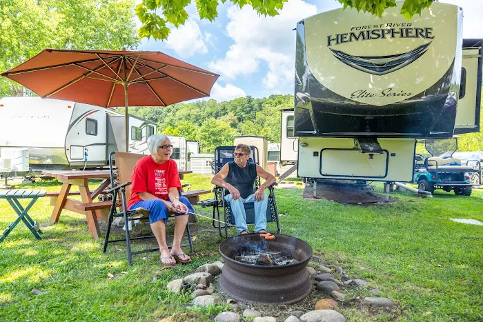 The Blue Canoe RV Resort Picture 5