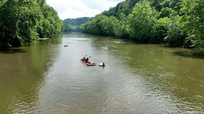 The Blue Canoe RV Resort Picture 2