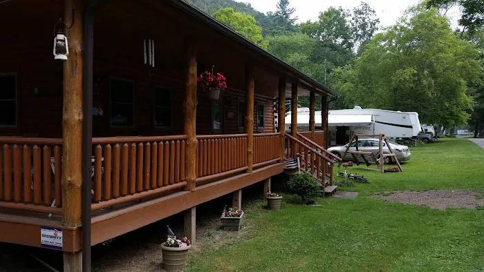 Marlowe's Scenic River Campground Picture 2