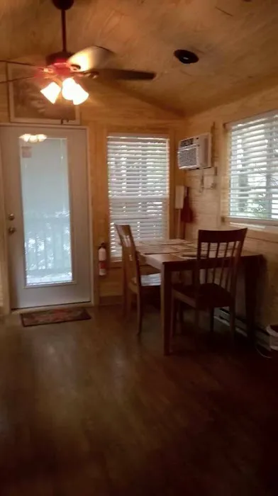 Riverside Camp and Marina Picture 2