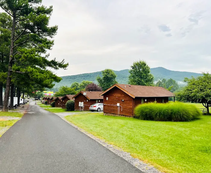 Jellystone Park™ Luray Picture 2