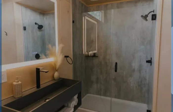 North Rivers Edge Luxury Camping Picture 6