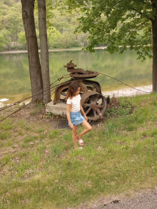 Oil city marina campsite Picture 9