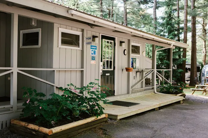 Wild Duck Adult Campground & RV Park Picture 3