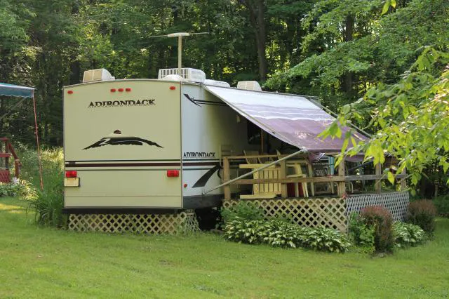 Country Corner RV Park (Seasonal Campsites) Picture 2