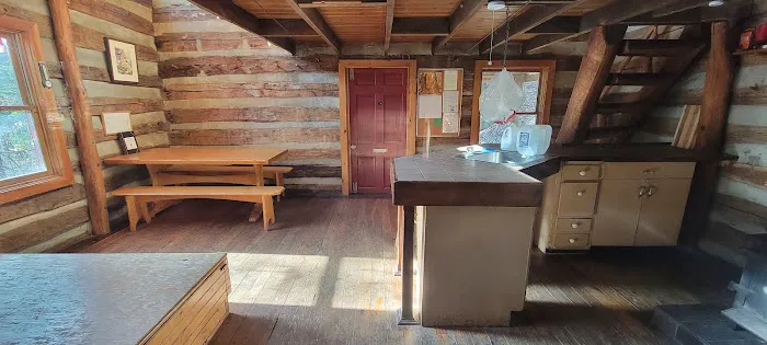 Wineberry Cabin Picture 2