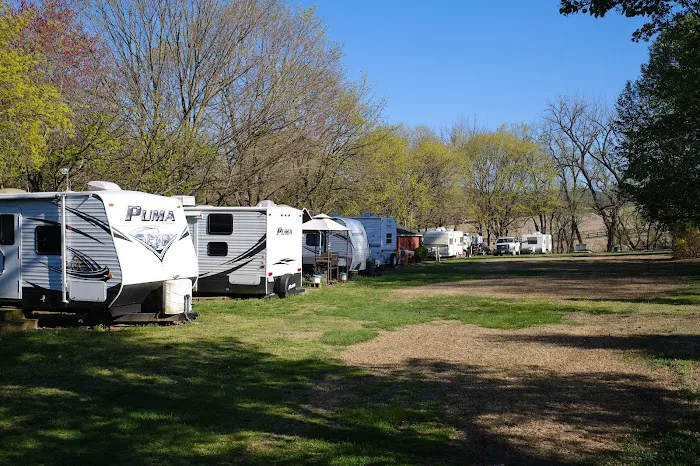 Riverside camping Picture 1