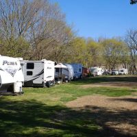 Riverside camping ico