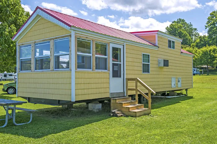 Virginia’s Beach Lakefront Cottages & Camping Picture 6