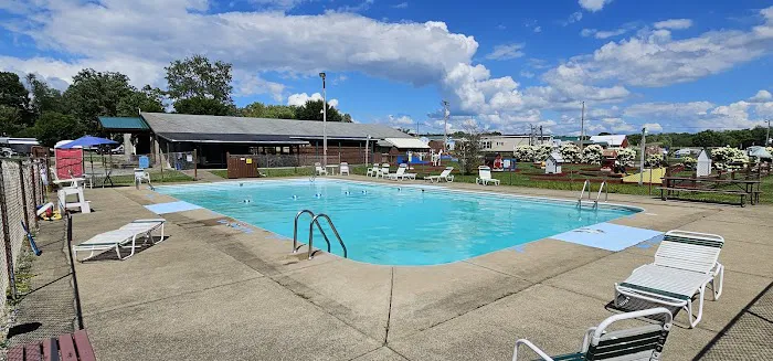 Goddard Park VacationLand Campground Picture 4