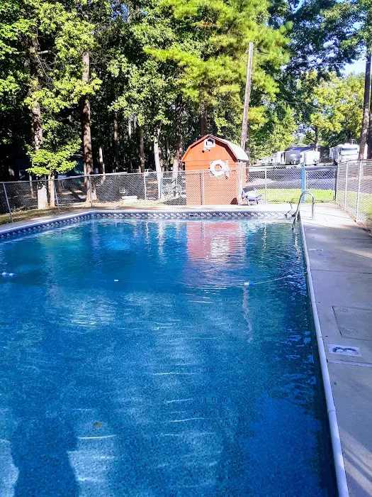 Amelia Family Campground Picture 4