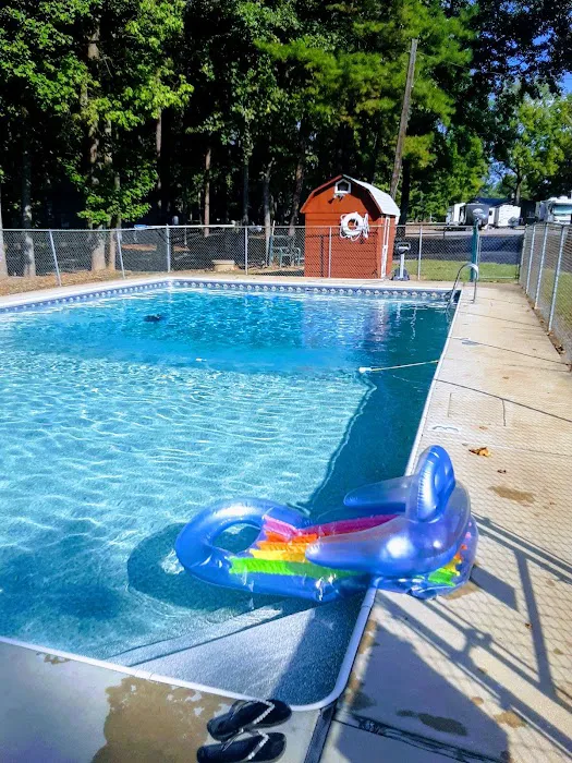 Amelia Family Campground Picture 10