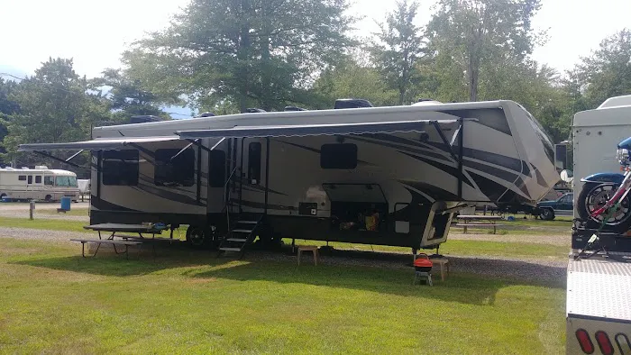 Evergreen Lake Park RV Sales Picture 5