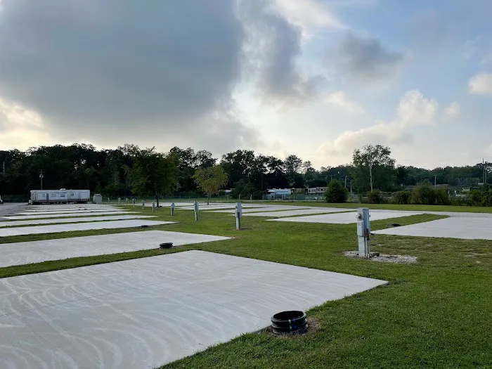 A.R.U. Marina & Campgrounds Picture 4