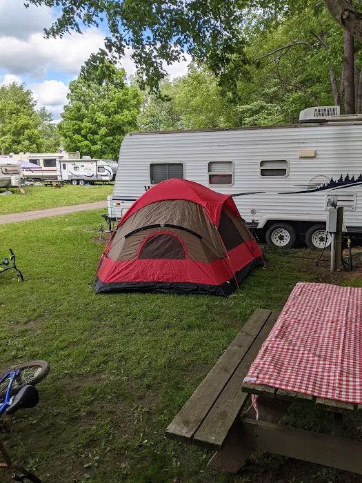 The Great Outdoors Family Campground Picture 4