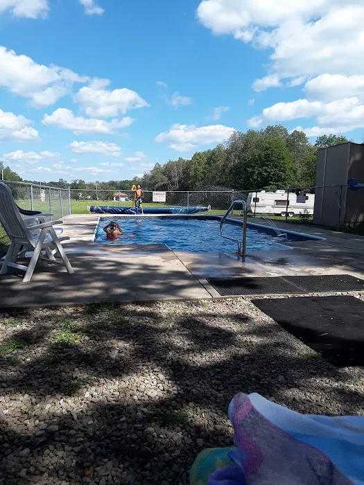 The Great Outdoors Family Campground Picture 7