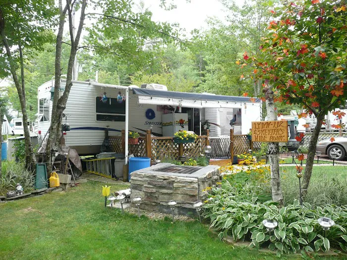 Mac's Camping Area Picture 10