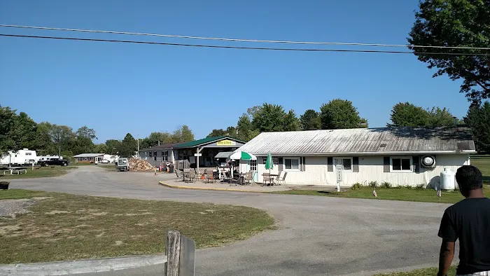 Shangri-LA by the Lake Campgroud Picture 4