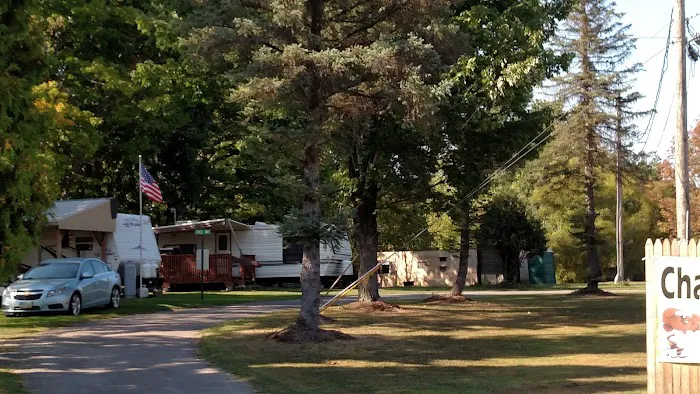 Shangri-LA by the Lake Campgroud Picture 3