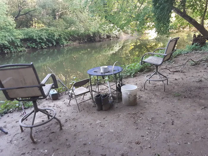 Varlas Campgrounds, RV Mobile Home Parts, Laundromat & Propane Sales Picture 8