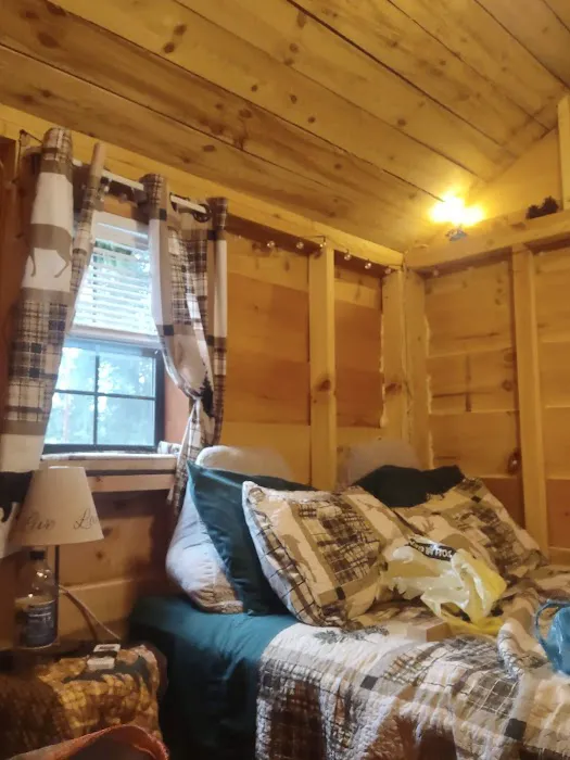Michelle's cozy cabin Picture 1